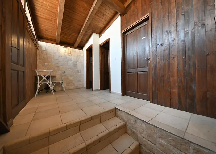 Casa vacanze Authentic Stone House, Zara