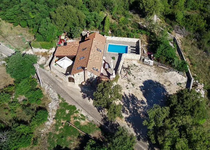 Casa vacanze Authentic Stone House, *