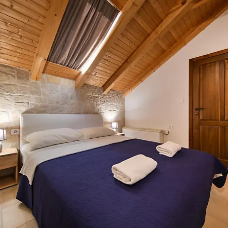 Authentic Stone House, Holiday home Zadar